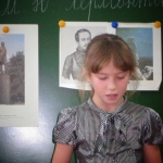 Хуснутдинова Алсу читает стихотворение Выхожу один я на дорогу